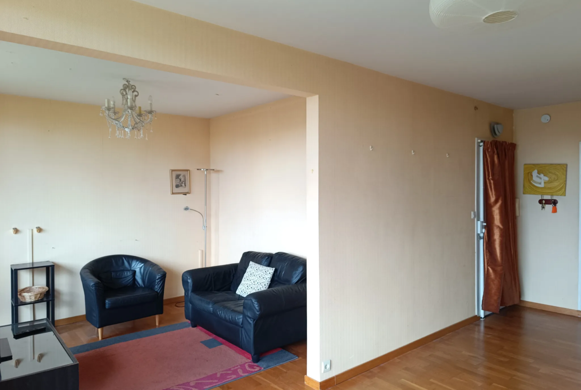 Appartement 92 m² avec balcon à Fontenay le Fleury 