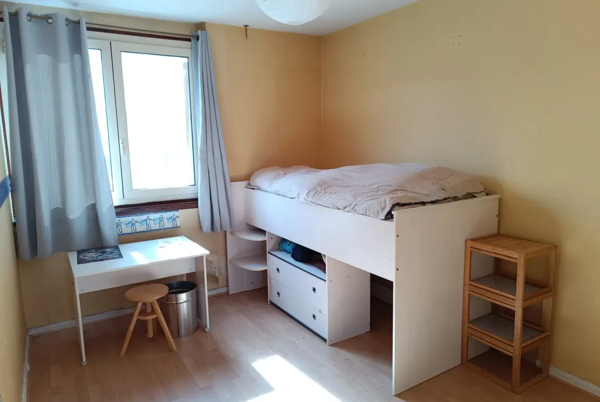 Appartement 92 m² avec balcon à Fontenay le Fleury 