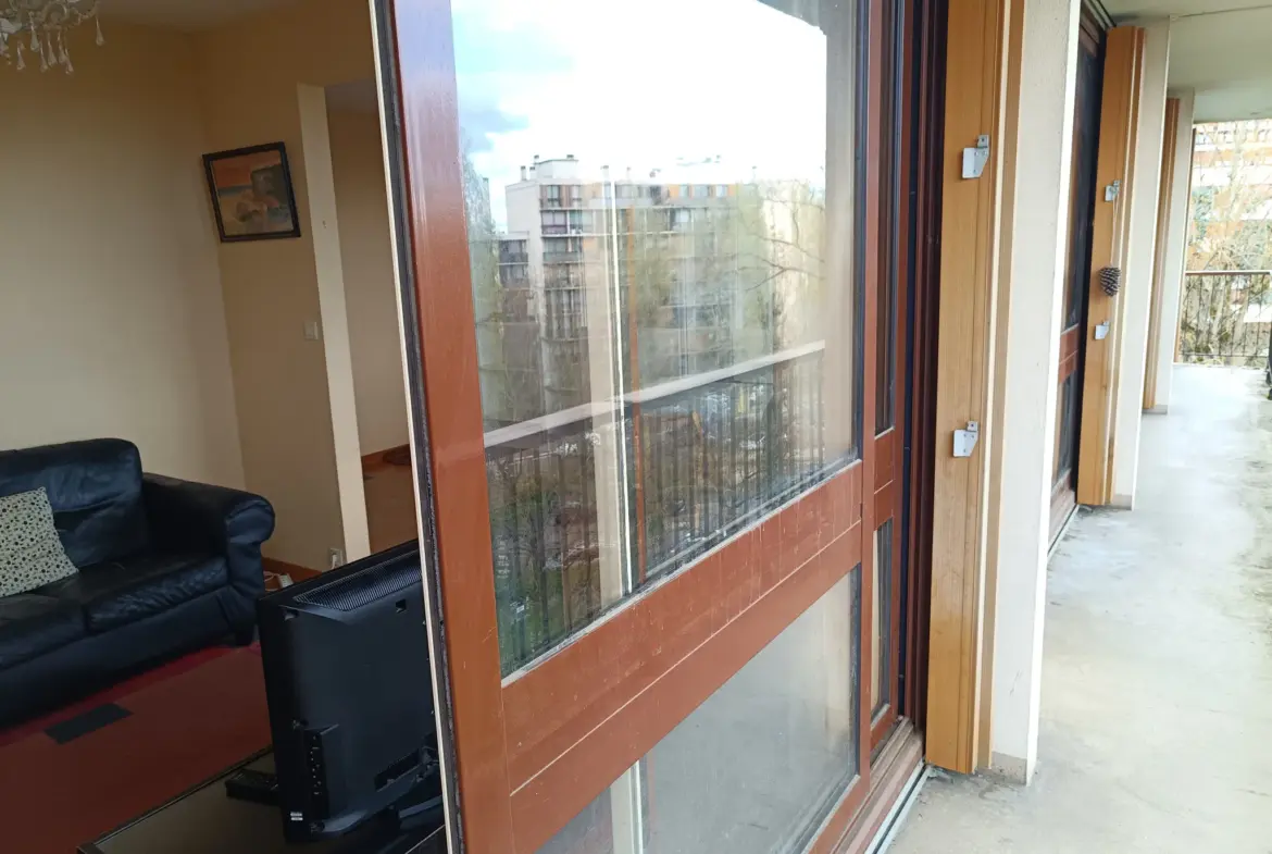 Appartement 92 m² avec balcon à Fontenay le Fleury 