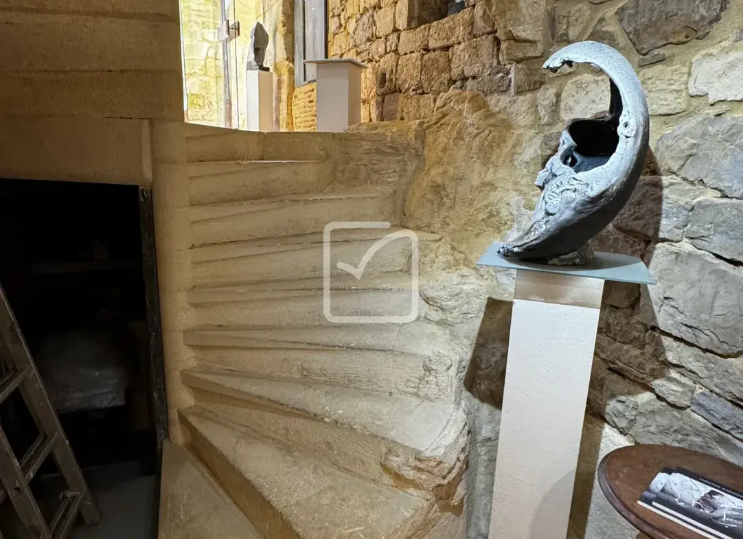 Immeuble exceptionnel à vendre à Gourdon avec galerie d'art 