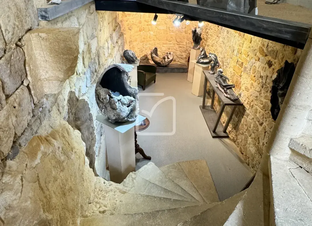 Immeuble exceptionnel à vendre à Gourdon avec galerie d'art 