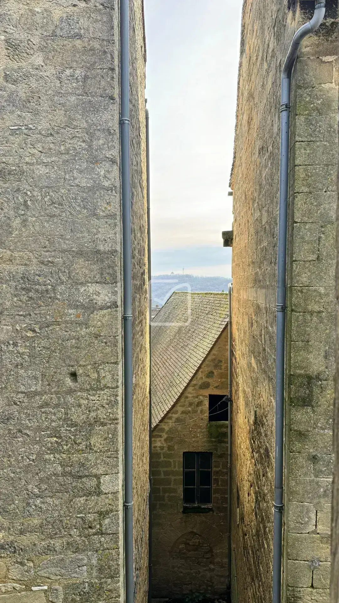 Immeuble exceptionnel à vendre à Gourdon avec galerie d'art 