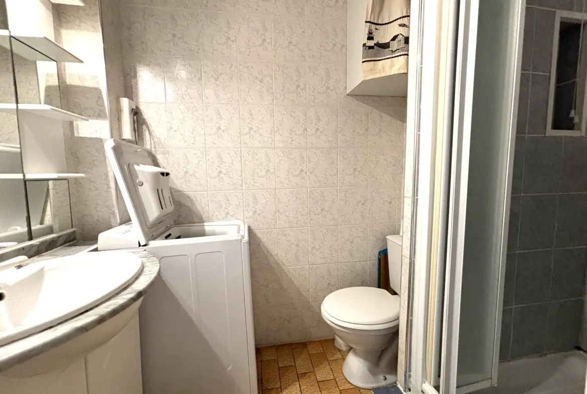 MONT SAINT MARTIN - STUDIO CABINE AVEC PARKING PRIVATIF à VENDRE 