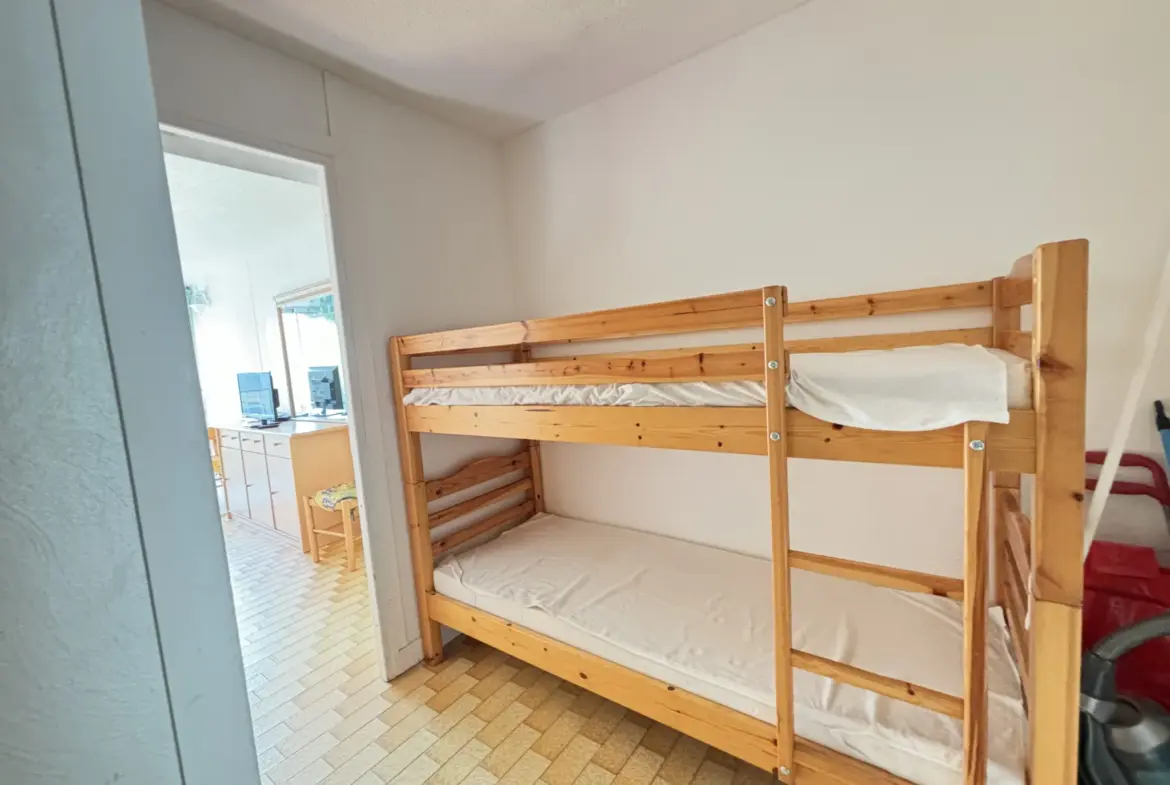 MONT SAINT MARTIN - STUDIO CABINE AVEC PARKING PRIVATIF à VENDRE 