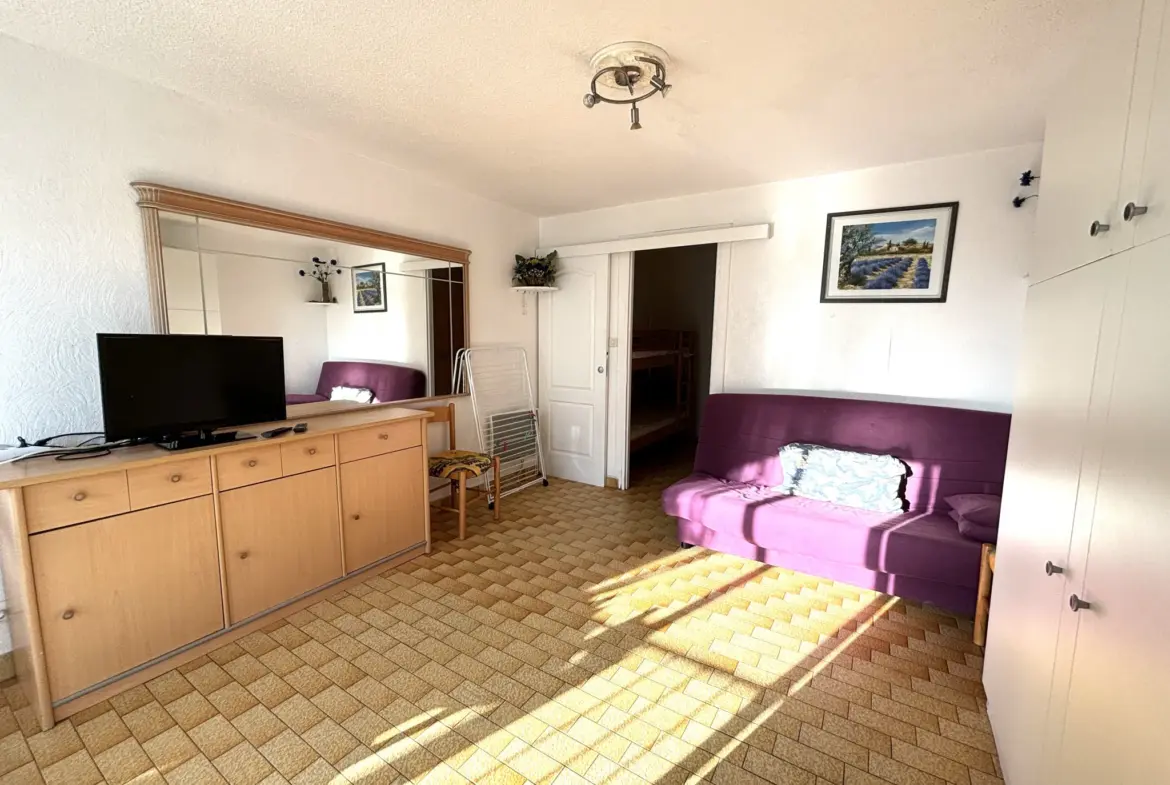 MONT SAINT MARTIN - STUDIO CABINE AVEC PARKING PRIVATIF à VENDRE 