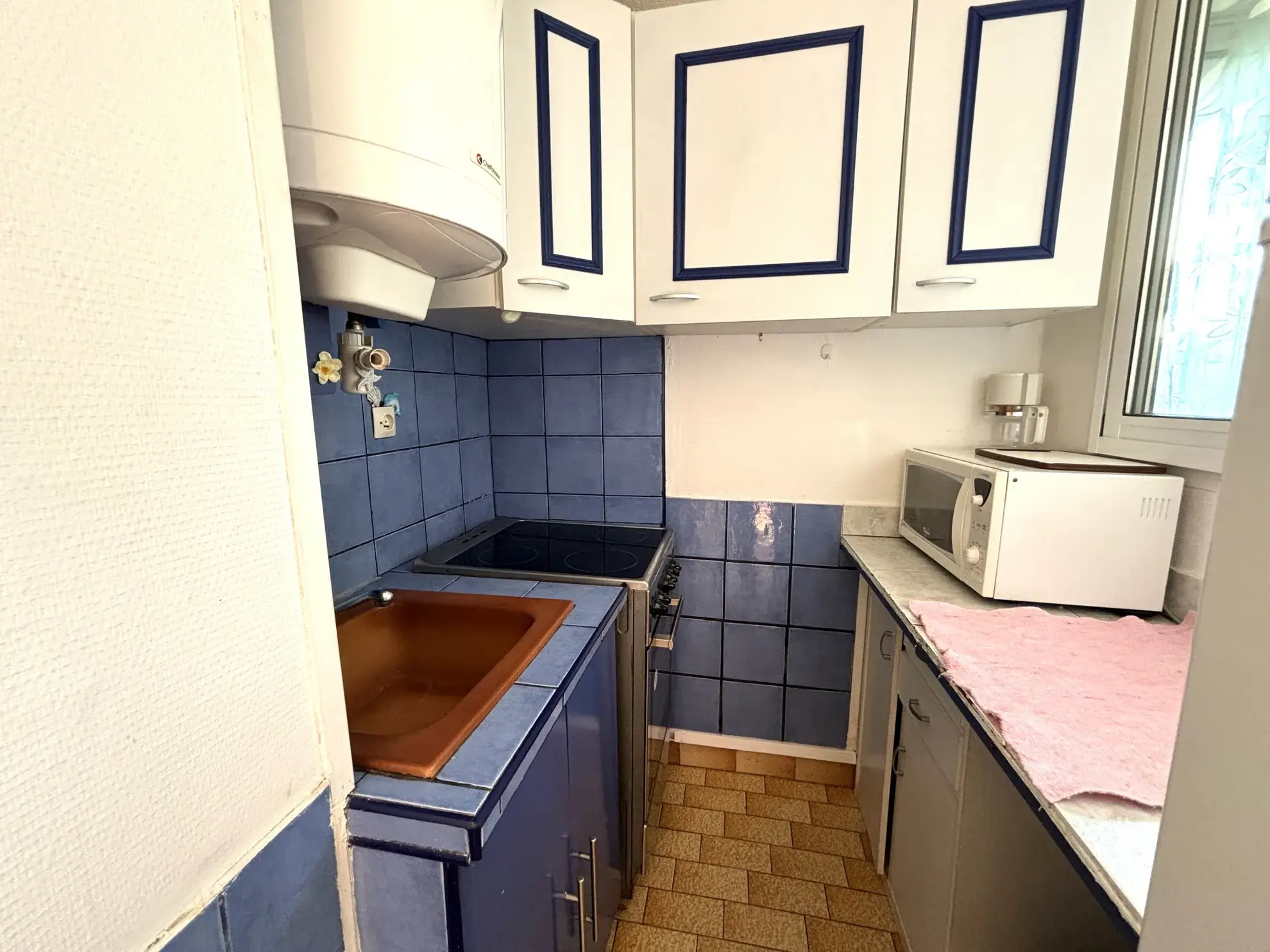 MONT SAINT MARTIN - STUDIO CABINE AVEC PARKING PRIVATIF à VENDRE 