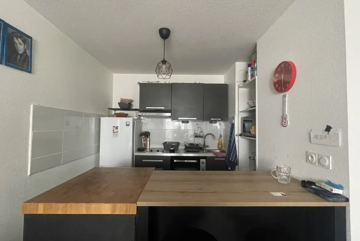 Appartement 2 pièces lumineux à vendre à Toulon avec place de parking 