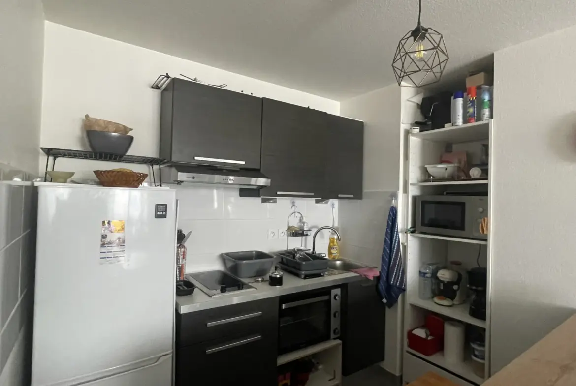 Appartement 2 pièces lumineux à vendre à Toulon avec place de parking 