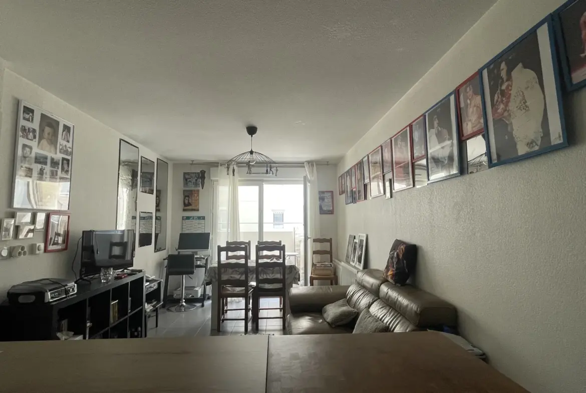 Appartement 2 pièces lumineux à vendre à Toulon avec place de parking 