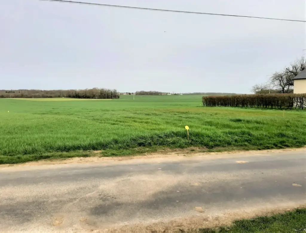 Terrain plat à bâtir à Orphin - 910 m²