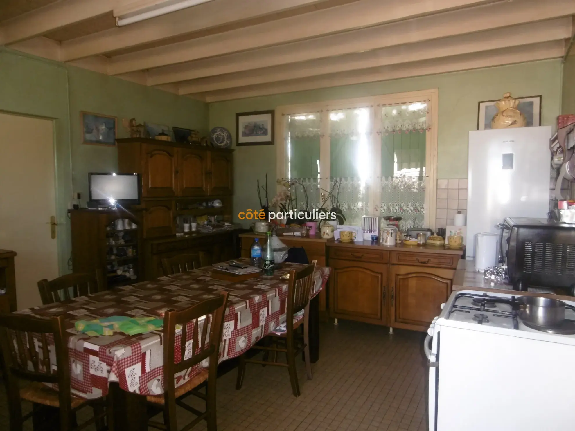 Vente corps de ferme avec 2 maisons et grange sur 3500 m² à Ineuil 