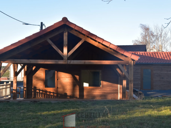 Chalet de plain-pied à La Chaise Dieu - Potentiel commercial et habitation 