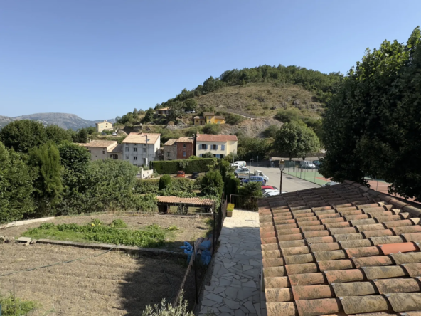 Appartement T2 à vendre à Cipières, village centre historique 