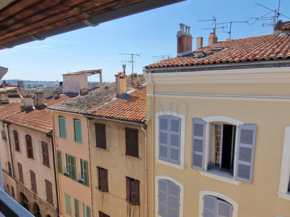 Grand Appartement T1 avec Terrasse en Vente à Fréjus 