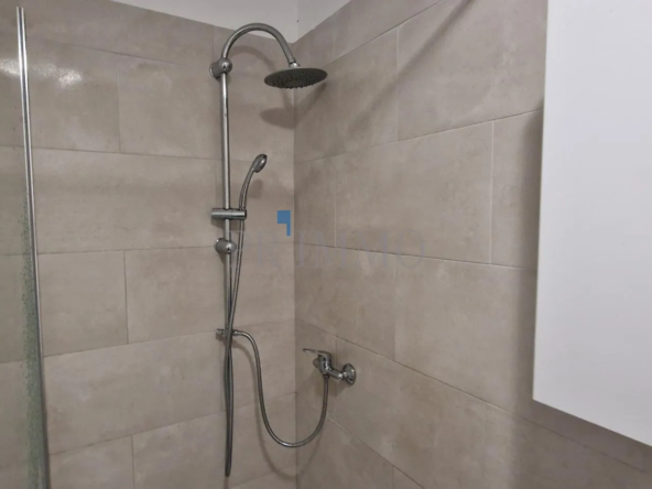 Grand Appartement T1 avec Terrasse en Vente à Fréjus 