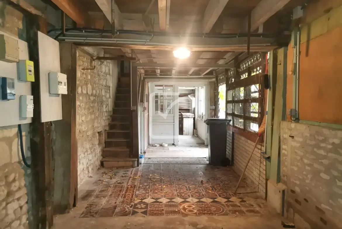 Maison de 86 m2 à L'ile Bouchard - 89 000 euros 