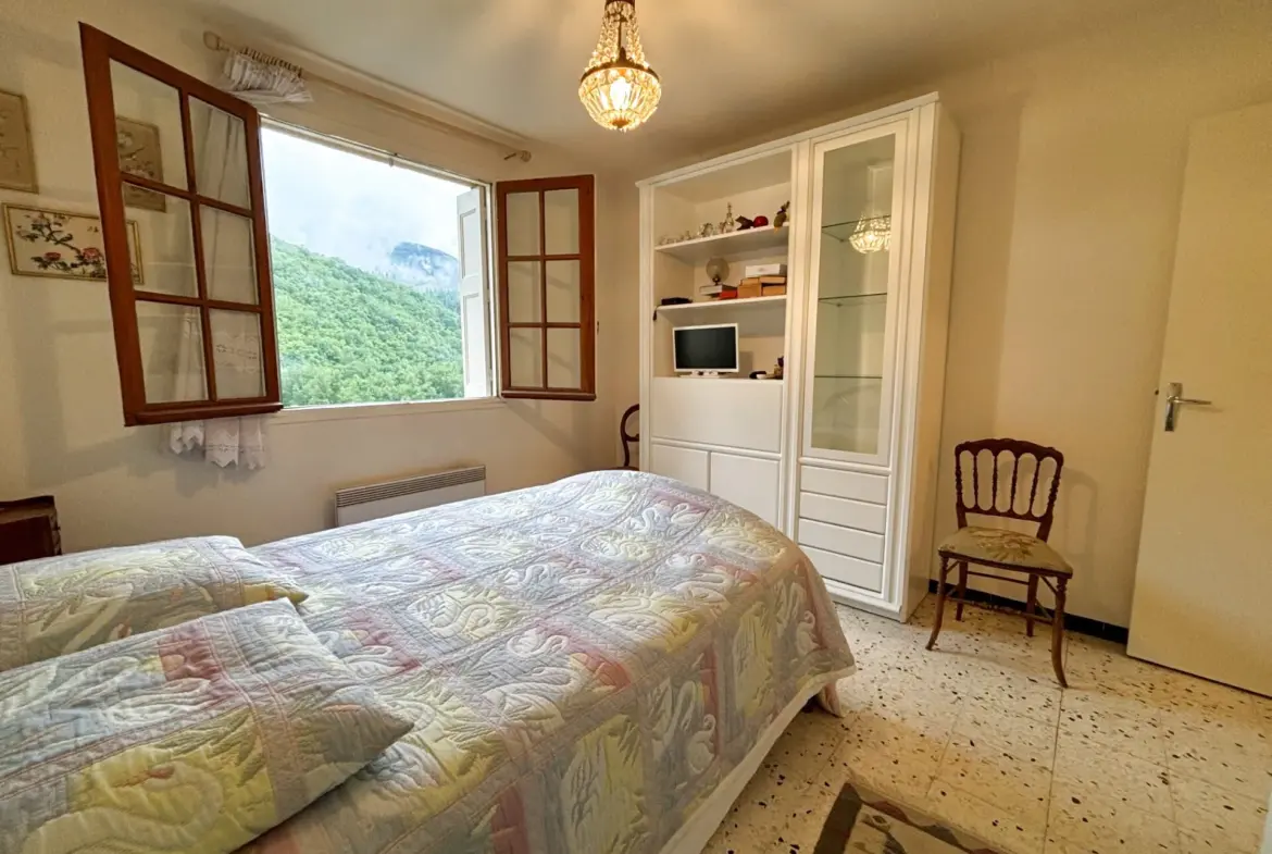 Agréable Appartement T2 avec Balcon et Parking à Prats de Mollo la Preste 