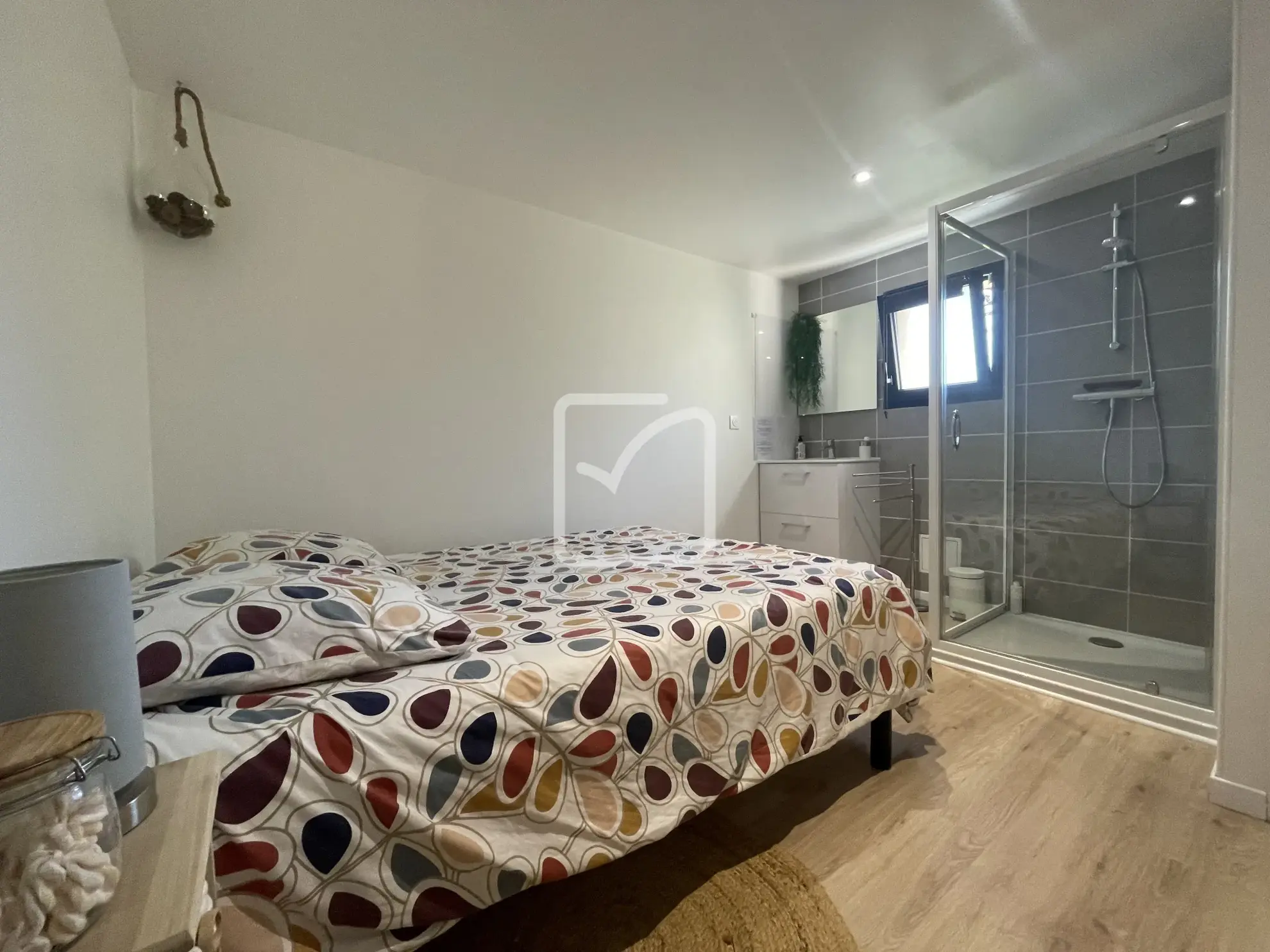 Maison rénovée avec studio et cabinet professionnel à Grolejac 
