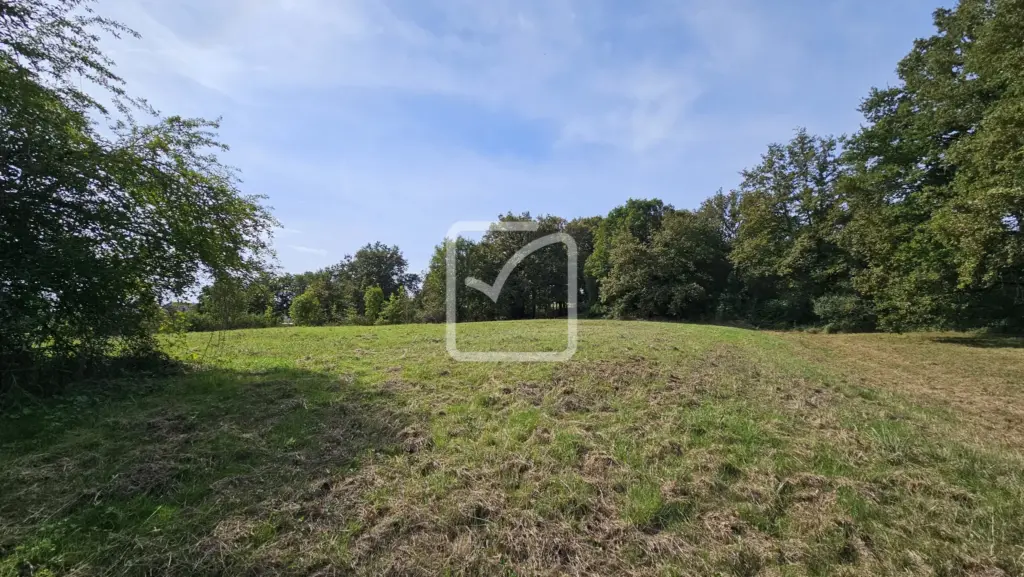 Terrain à bâtir à Objat - 5363 m²