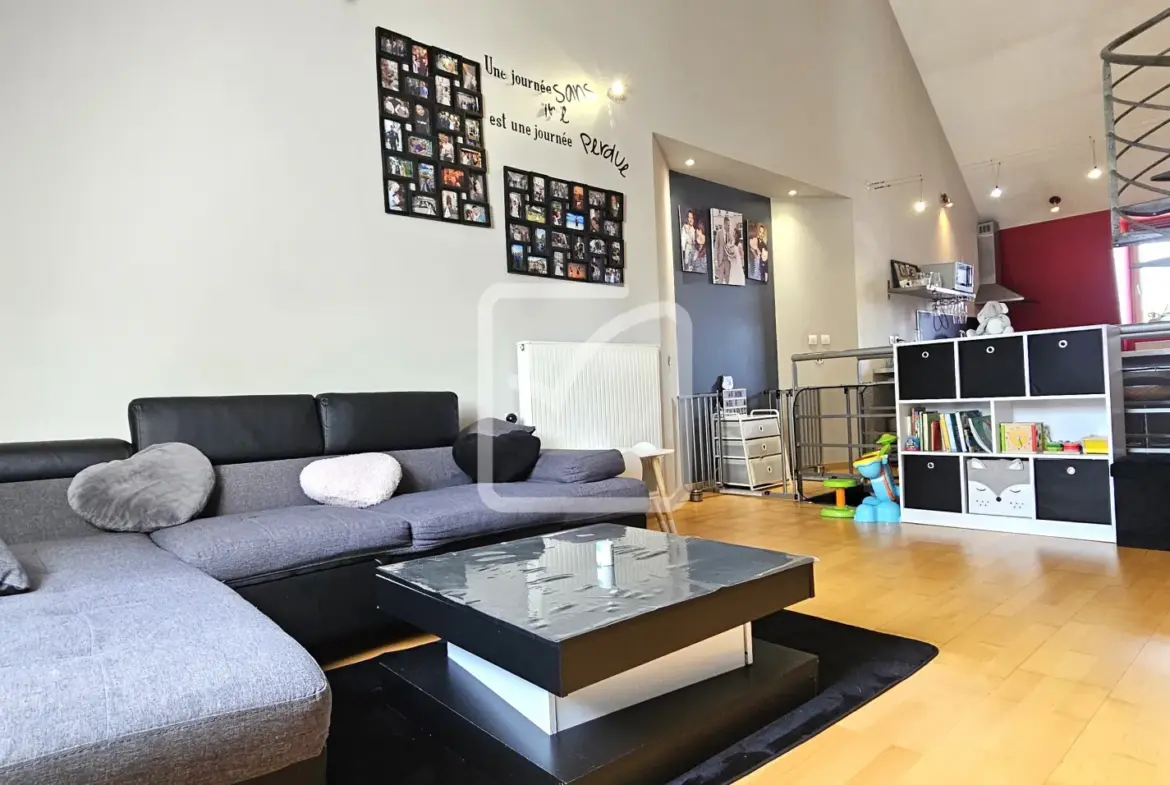 Charmant appartement en duplex de 5 pièces avec terrasse à Lys les Lannoy 