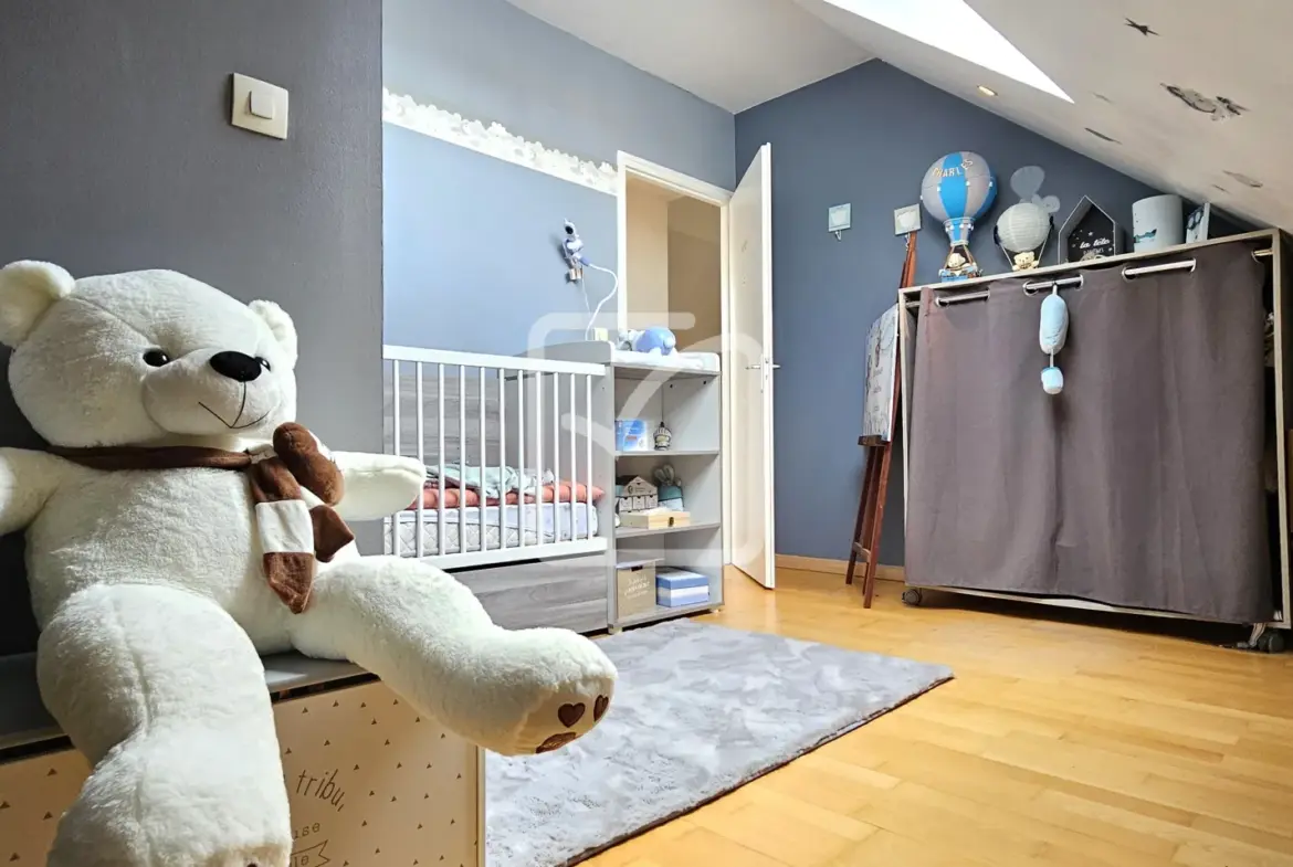 Charmant appartement en duplex de 5 pièces avec terrasse à Lys les Lannoy 
