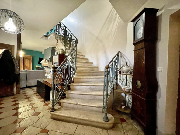 Maison de charme à Montbard avec piscine et grand terrain 