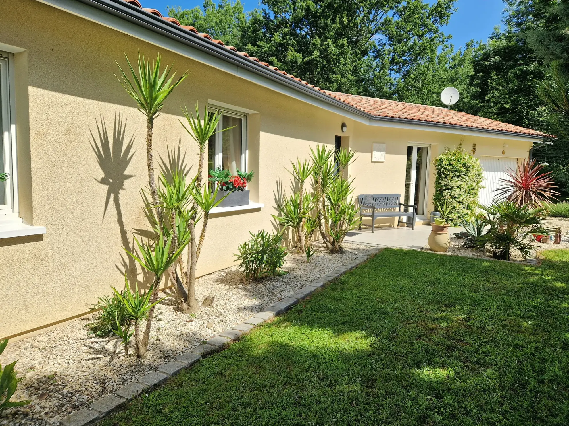 Maison de plain-pied à Langon avec 4 chambres et terrasse 
