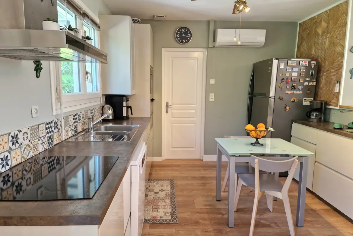 Maison de plain-pied à Langon avec 4 chambres et terrasse 