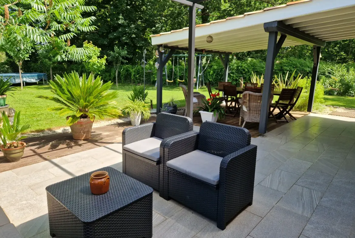 Maison de plain-pied à Langon avec 4 chambres et terrasse 