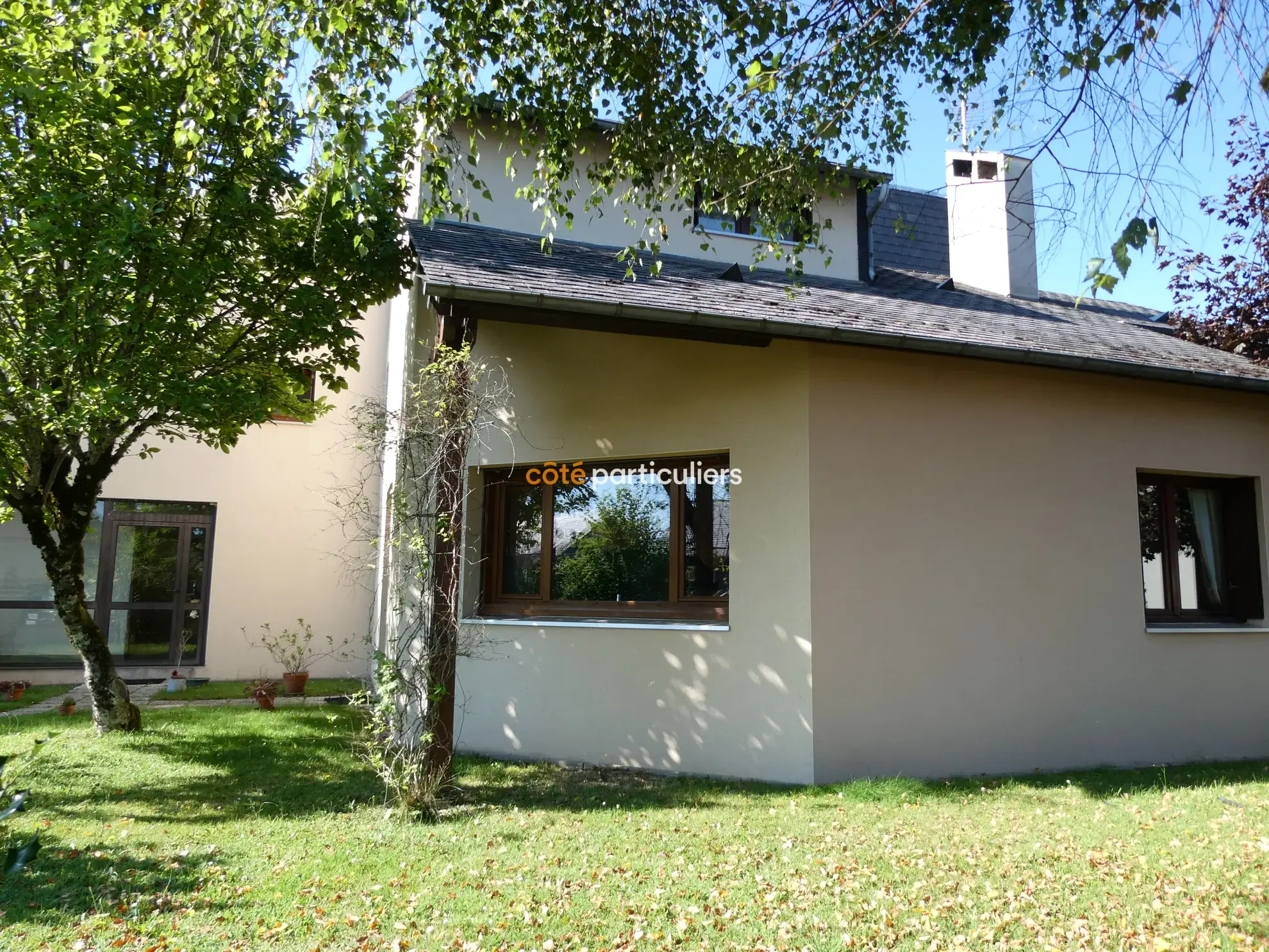 Maison d'architecte à vendre à Egletons avec potentiel locatif 