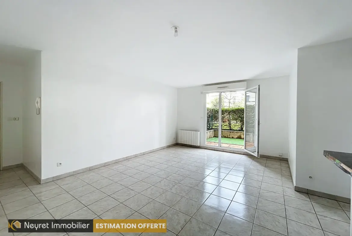 T3 en rez de jardin à Tassin la Demi-Lune - Terrasse et jardin inclus 
