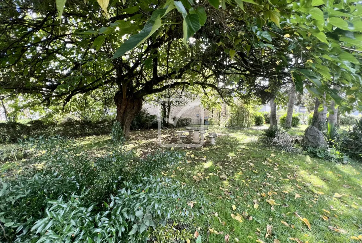 Charmante maison de 153 m² avec terrain de 2238 m² à vendre 