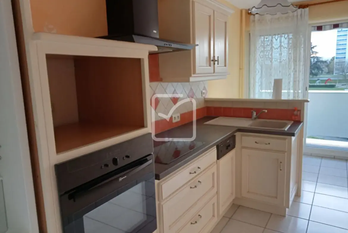 Appartement F4 à vendre à Poitiers, 2 chambres avec balcon 