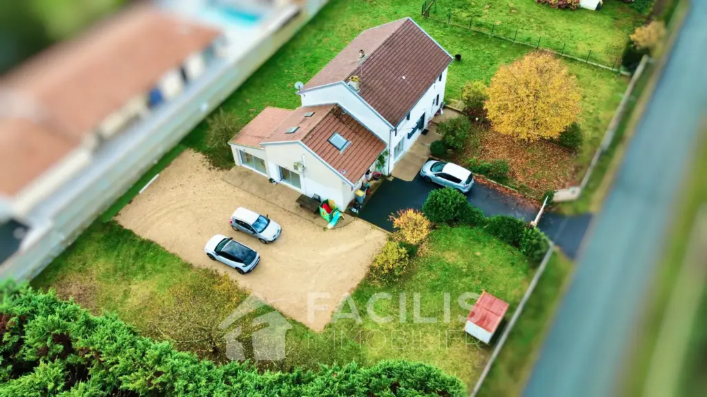 Maison rénovée à Dissay - 169 m² - Dépendance de 40 m²