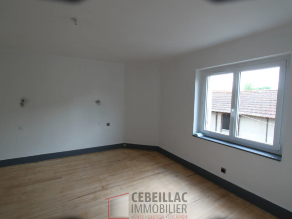 Maison avec jardin et dépendances à vendre à Saint-Laure, proche d'Ennezat 