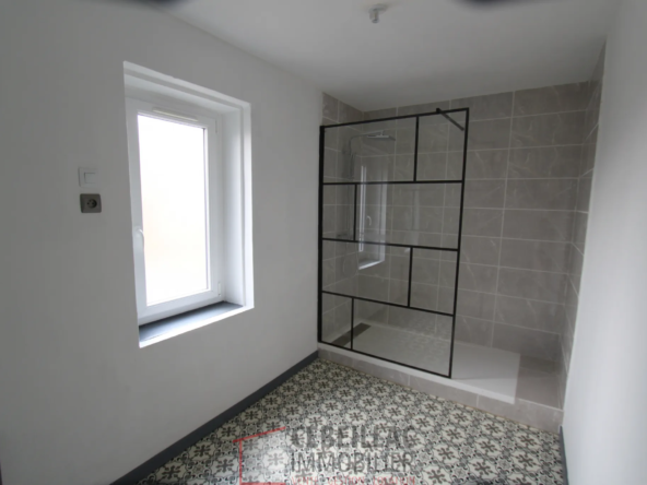 Maison avec jardin et dépendances à vendre à Saint-Laure, proche d'Ennezat 