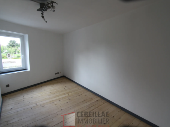 Maison avec jardin et dépendances à vendre à Saint-Laure, proche d'Ennezat 