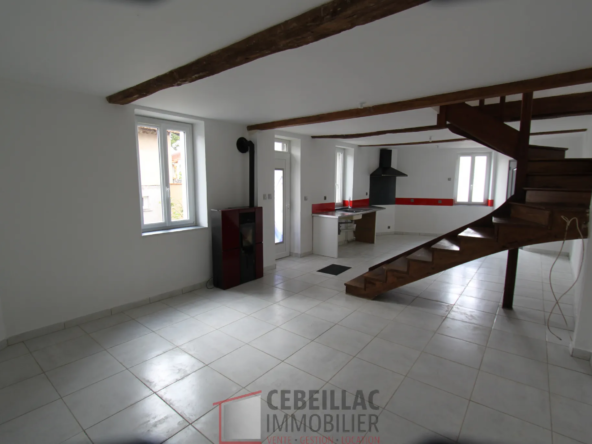 Maison avec jardin et dépendances à vendre à Saint-Laure, proche d'Ennezat 
