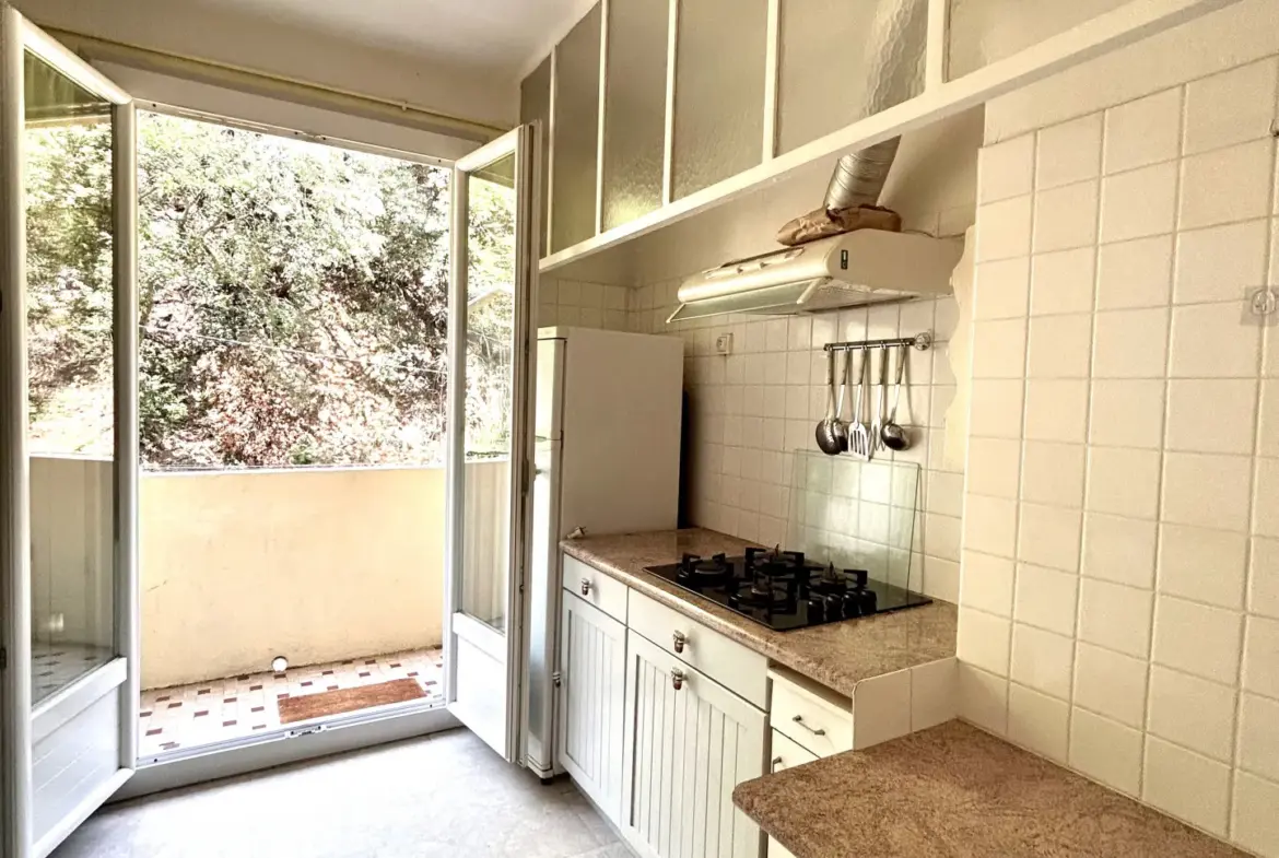Charmant Appartement F2 avec Balcon à Amélie-les-Bains 