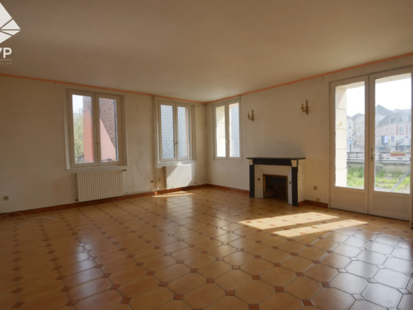 Appartement lumineux 4 chambres à vendre au centre-ville de Bolbec 