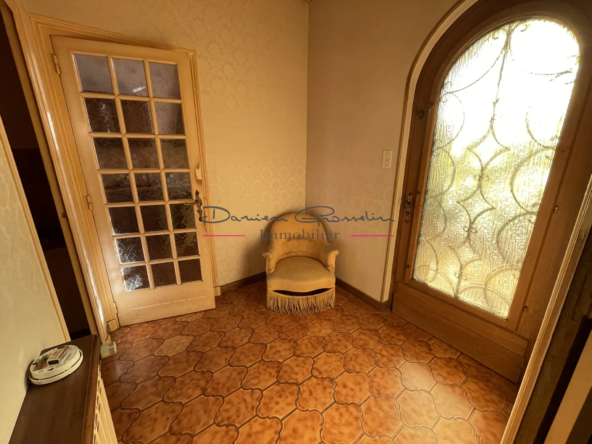 Maison de maître de 1920 avec terrain attenant et dépendance à Amplepuis 