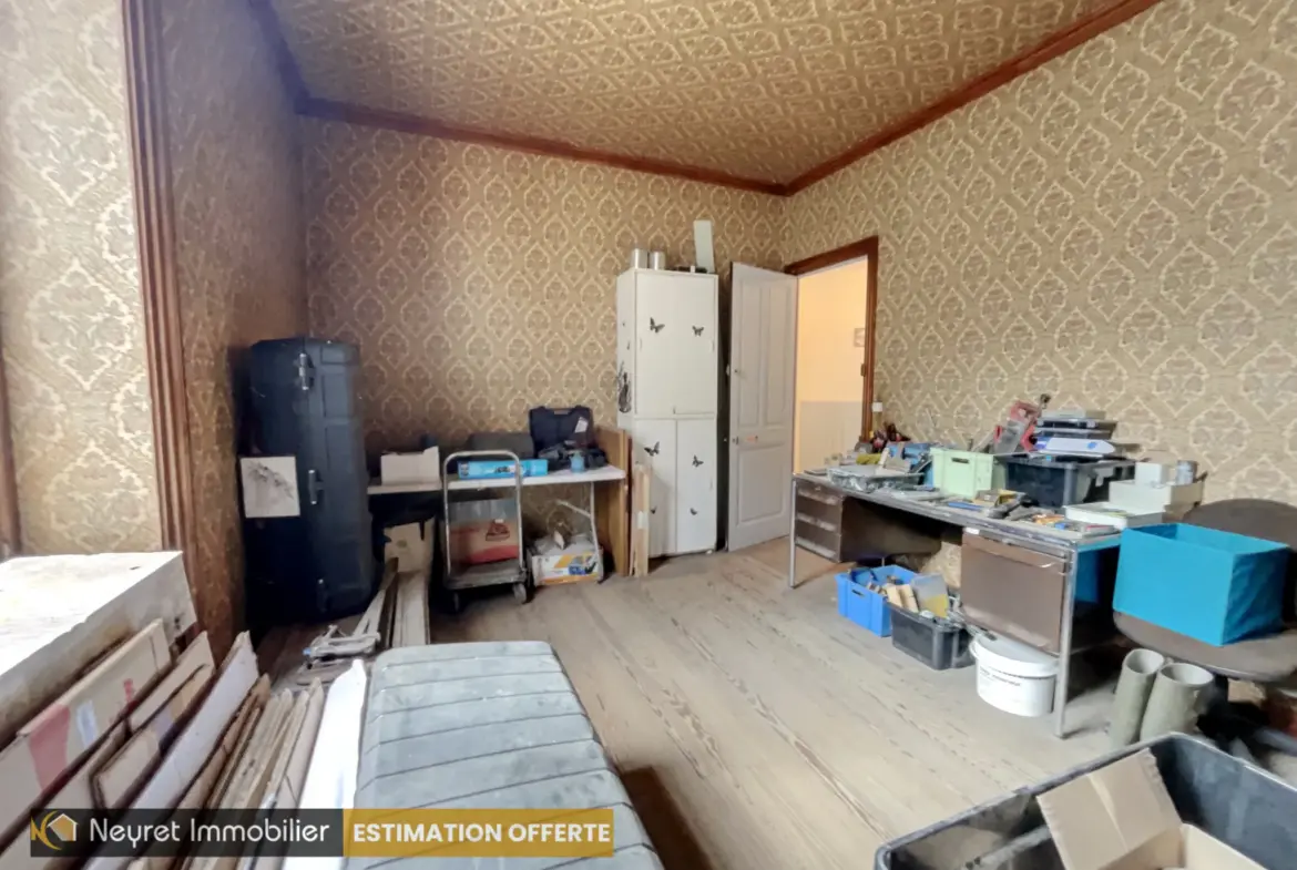 Maison de village avec cour privative et garage à Grigny 