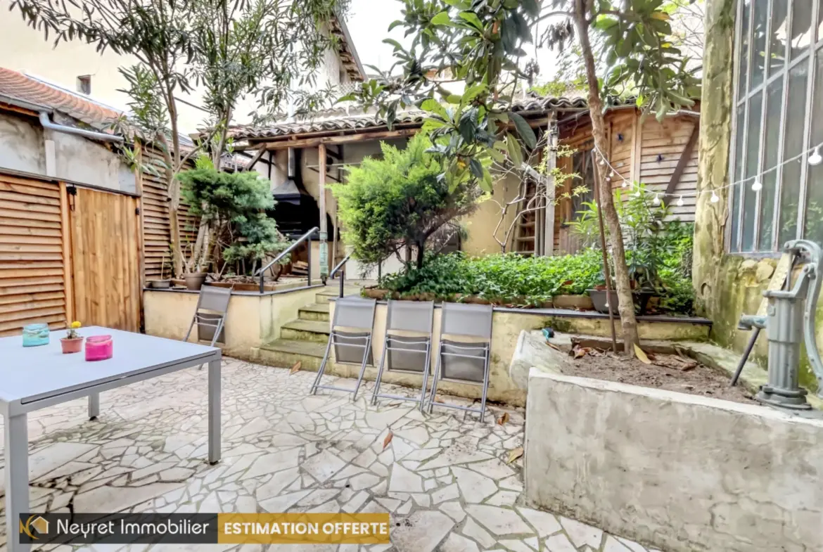 Maison de village avec cour privative et garage à Grigny 