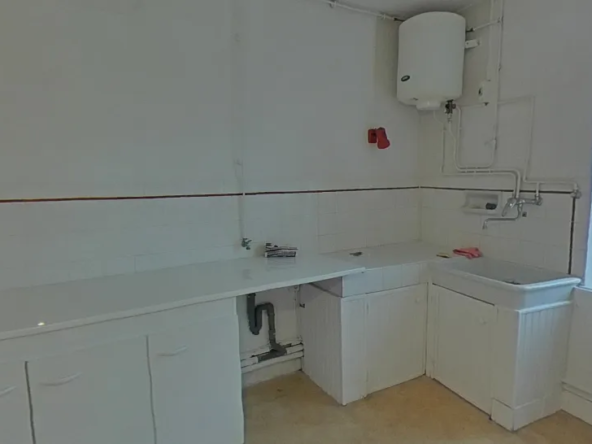 Maison en pierre à rénover à Angerville - 65 m² avec jardin 
