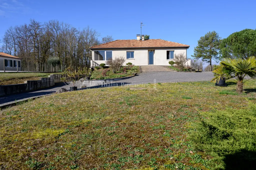 Charmante maison avec jardin à Champniers