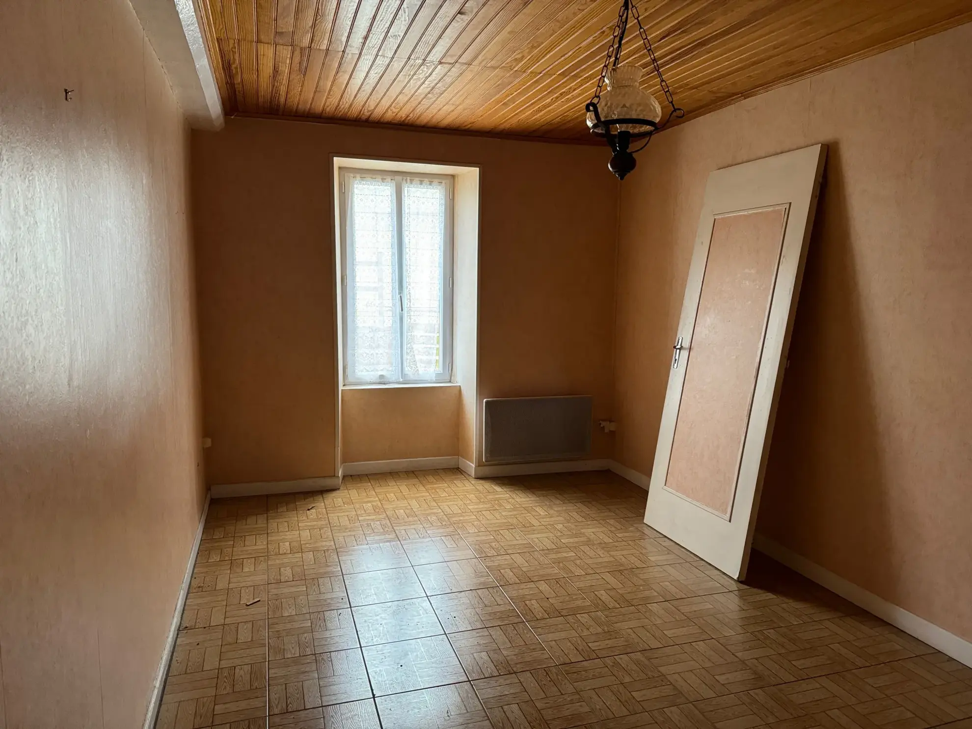 Maison en pierres avec fort potentiel à rénover à La Caillère-Saint-Hilaire 
