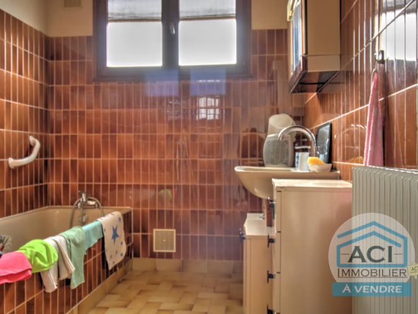 Maison individuelle de 77 m2 avec 2 chambres à Luzinay 