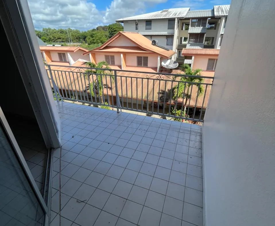 Superbe Appartement T2 avec Terrasse à Cayenne, Montabo 