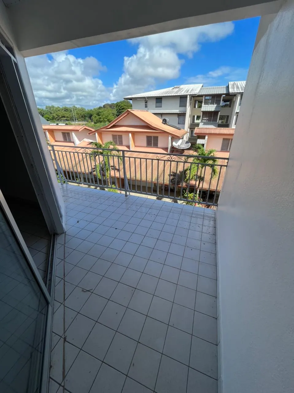 Superbe Appartement T2 avec Terrasse à Cayenne, Montabo 