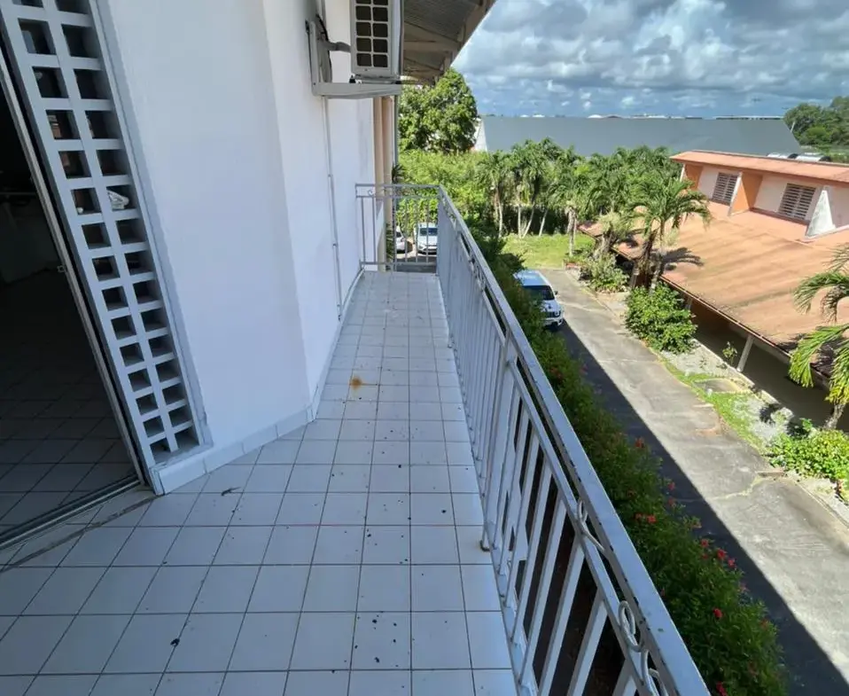 Superbe Appartement T2 avec Terrasse à Cayenne, Montabo 